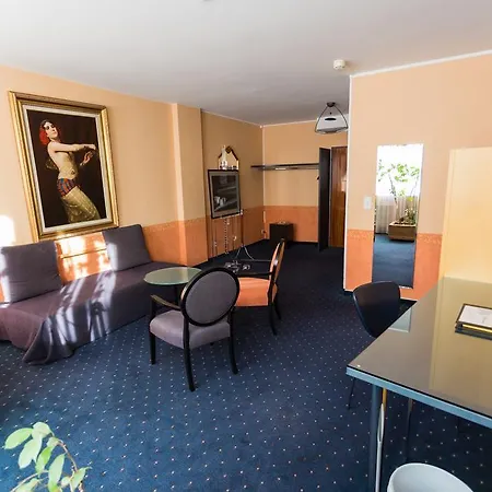 Comedie Hotel 3*